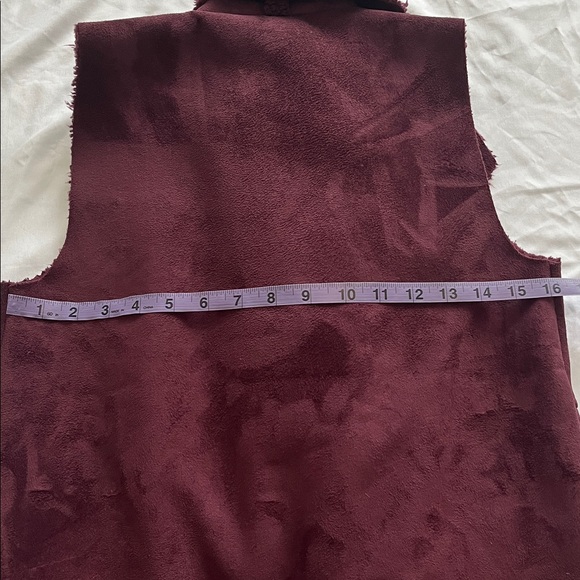 Women’s Vest Faux Suede and Shearling Open Vest Maroon - EUC XS Cozy, Winter - Picture 8 of 9